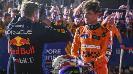 Max Verstappen y Lando Norris en Singapur, tras la carrera