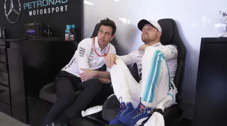 Valtteri Bottas y Toto Wolff en 2019