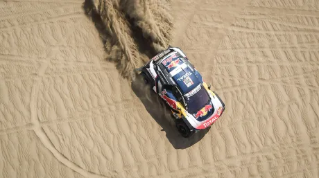 carlos_sainz_dakar_2018_peru.jpg