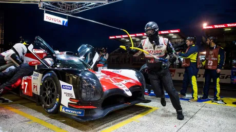 pit-stop-le-mans-toyota-soymotor.jpg