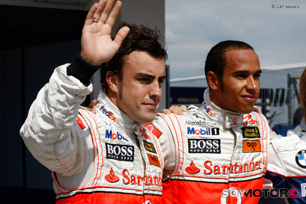 Alonso, sobre 2007: "Con Hamilton no pasó nada, era más con el equipo" | SoyMotor.com