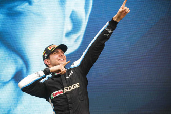 Ocon gana el GP más 'loco' del año con Hamilton y Sainz en el podio; Alonso, cuarto - SoyMotor.com - SoyMotor.com