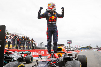 Red Bull hace de Mercedes: victoria estratégica de Verstappen en Francia - SoyMotor.com