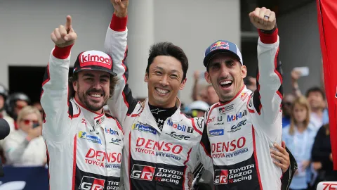 24_horas_le_mans_toyota_alonso_24.jpg