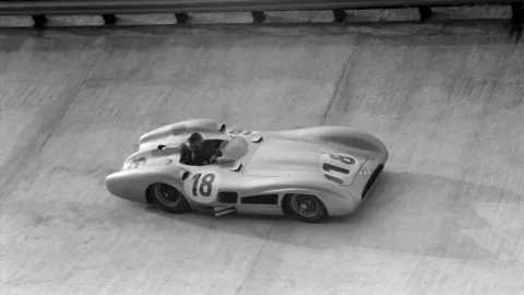 Fangio_Italia_1955_soymotor.jpg