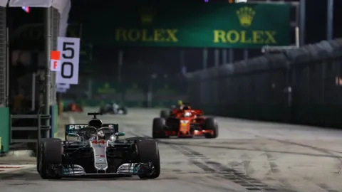 Hamilton_Vettel_Singapur_2018_domingo_soy_motor_3.jpg