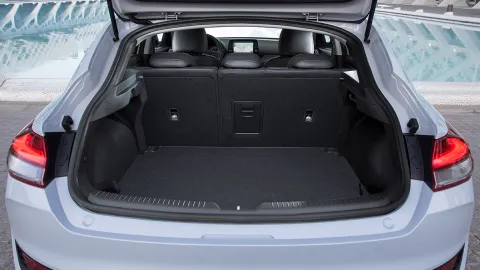 Hyundai-i30-Fastback-Interior-(2).jpg