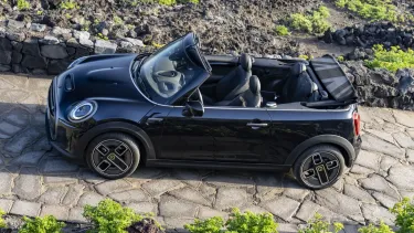 Mini Cooper SE Cabrio: el descapotable se vuelve eléctrico - SoyMotor.com