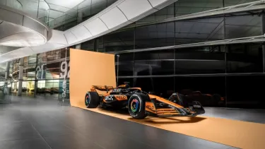 McLaren presenta el MCL38, el coche de la ilusión por la victoria para Norris y Piastri - SoyMotor.com