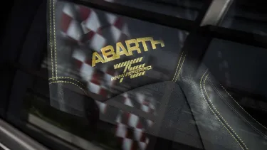 Abarth 695 75º Aniversario - SoyMotor.com