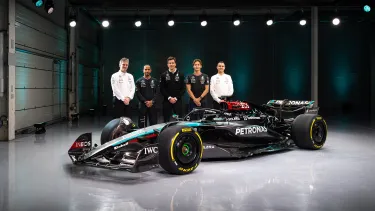 Mercedes presenta el W15: la última 'estrella' de Hamilton, en el día de los enamorados - SoyMotor.com