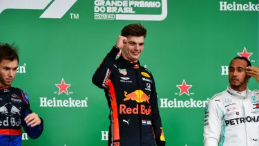 gasly-verstappen-hamilton-podio-brasil-2019-soymotor.jpg