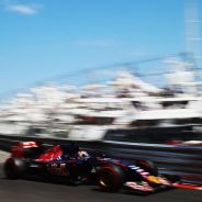 Max Verstappen pasando por Tabac con el Toro Rosso - LaF1