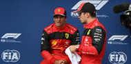 Carlos Sainz y Charles Leclerc en el GP de Hungría F1 2022 - SoyMotor.com