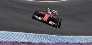 Vettel cabalgando con el SF15-T en Jerez - LaF1.es