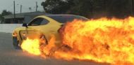 Tras la bola de fuego se esconde la trasera de un Ford Shelby GT350 - SoyMotor