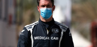 El conductor del coche médico se perderá más Grandes Premios por no querer vacunarse - SoyMotor.com