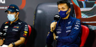 Albon: "Las diferencias entre Pérez y Verstappen en 2021 no eran muy diferentes a las mías" -SoyMotor.com