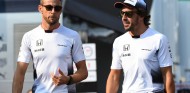 Alonso anima a Button a correr las 500 Millas de Indianápolis - SoyMotor.com