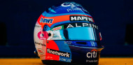 Fernando Alonso estrena casco en Singapur con una misión - SoyMotor.com