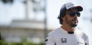 Alonso echa balones fuera: "No sé cómo será el coche" - SoyMotor
