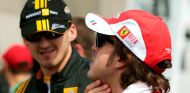 Alonso y Kubica en una imagen de archivo de 2010 - SoyMotor