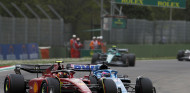 La mala suerte se vuelve a cebar con Alonso y Sainz en Imola - SoyMotor.com