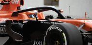Fernando Alonso con el halo – SoyMotor.com