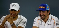 Alonso responde a Hamilton: "Nunca lanzaría el mensaje que lanzó él” – SoyMotor.com