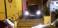 Condenado por bajar 15 metros de escalera con su coche  - SoyMotor.com