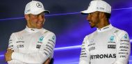 Valtteri Bottas y Lewis Hamilton en Monza - SoyMotor.com