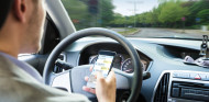 La DGT inicia una campaña de control del uso del teléfono móvil al volante - SoyMotor.com