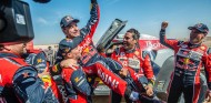 Carlos Sainz conquista su tercer Dakar para agrandar su leyenda - SoyMotor.com