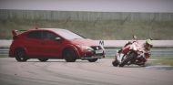 Honda Civic Type R vs CBR1000RR SP: duelo extremo en circuito