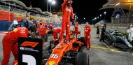 Charles Leclerc celebra la Pole Position en el GP de Baréin F1 2019 - SoyMotor