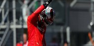 Charles Leclerc celebra su Pole Position en el GP de Austria F1 2019 - SoyMotor