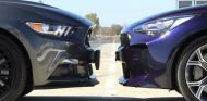 Kia Stinger GT vs Ford Mustang GT - SoyMotor.com