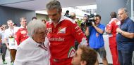 Bernie Ecclestone, Maurizio Arrivabene y Sebastian Vettel en Sao Paulo - SoyMotor.com