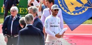Hamilton y Vettel se retirarán en sus actuales equipos, según Ecclestone - SoyMotor.com