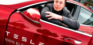 Las acciones de Tesla han caído hasta un 12,18% tras la compra de Twitter por parte de Elon Musk - SoyMotor.com