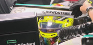 La FIA absuelve a Hamilton por el piercing, pero sanciona a Mercedes -SoyMotor.com