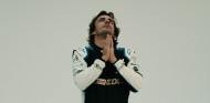 Alonso: "Ahora nadie juega a las cartas antes de un GP, todos están pegados al móvil" - SoyMotor.com
