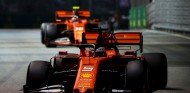 Sebastian Vettel y Charles Leclerc en el GP de Singapur 2019 - SoyMotor