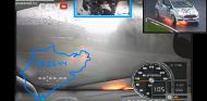 Ford Fiesta ST se incendia en Nürburgring en plena carrera