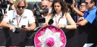 Juan Fossalori, de Fox Sports, y Giselle Zarur, de Canal F1 Latin America en México - SoyMotor.com