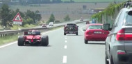 VÍDEO: Un GP2 en plena autopista de República Checa -SoyMotor.com