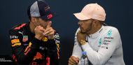 Daniel Ricciardo y Lewis Hamilton en Mónaco - SoyMotor