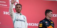 Lewis Hamilton y Max Verstappen en Suzuka - SoyMotor.com