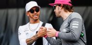 Lewis Hamilton (izq.) y Fernando Alonso (der.) – SoyMotor.com