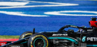 Mercedes medita hacer penalizar a Hamilton en Turquía - SoyMotor.com